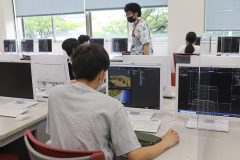 7/30　いわきコンピュータ・カレッジで高校生プログラミング教室